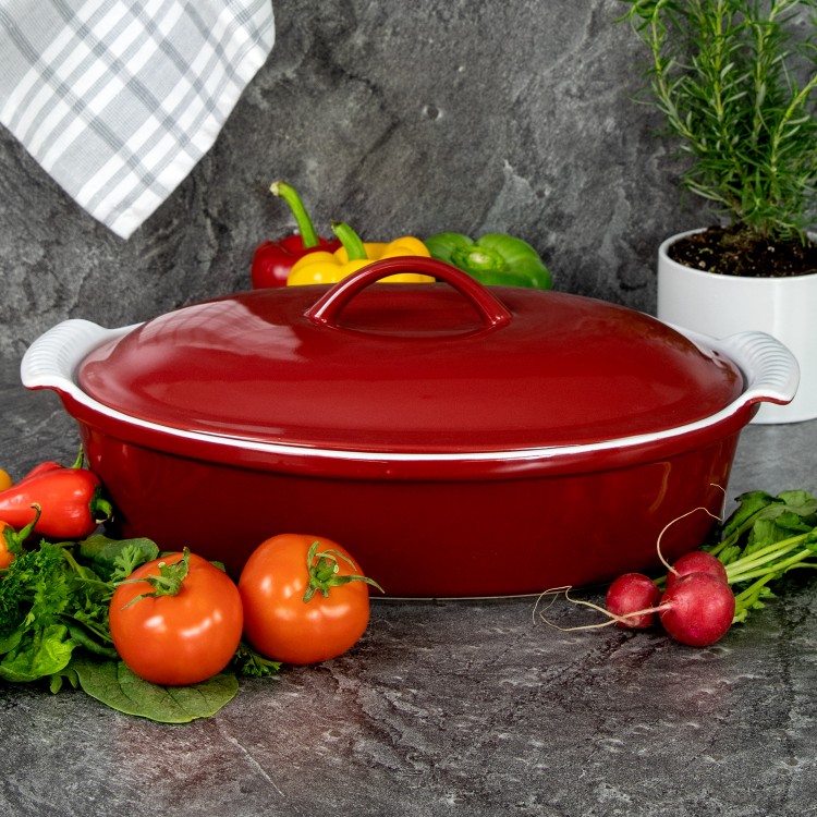 3.5 Qt. Oval Covered Casserole  alternate img #1
